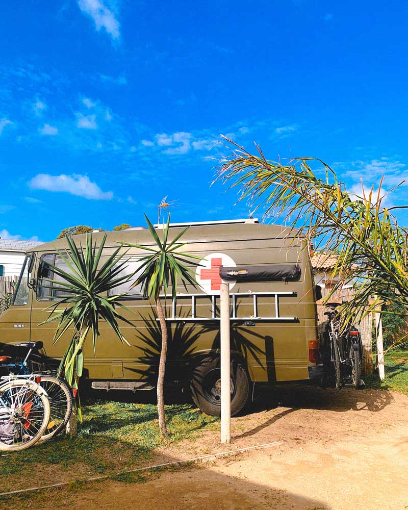 home-buena-onda-zahora-van-camping-alquiler-vacacional-eco-lodging-camper-van